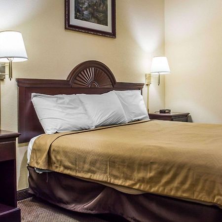 Econo Lodge & Suites Airport North Syracuse Екстериор снимка