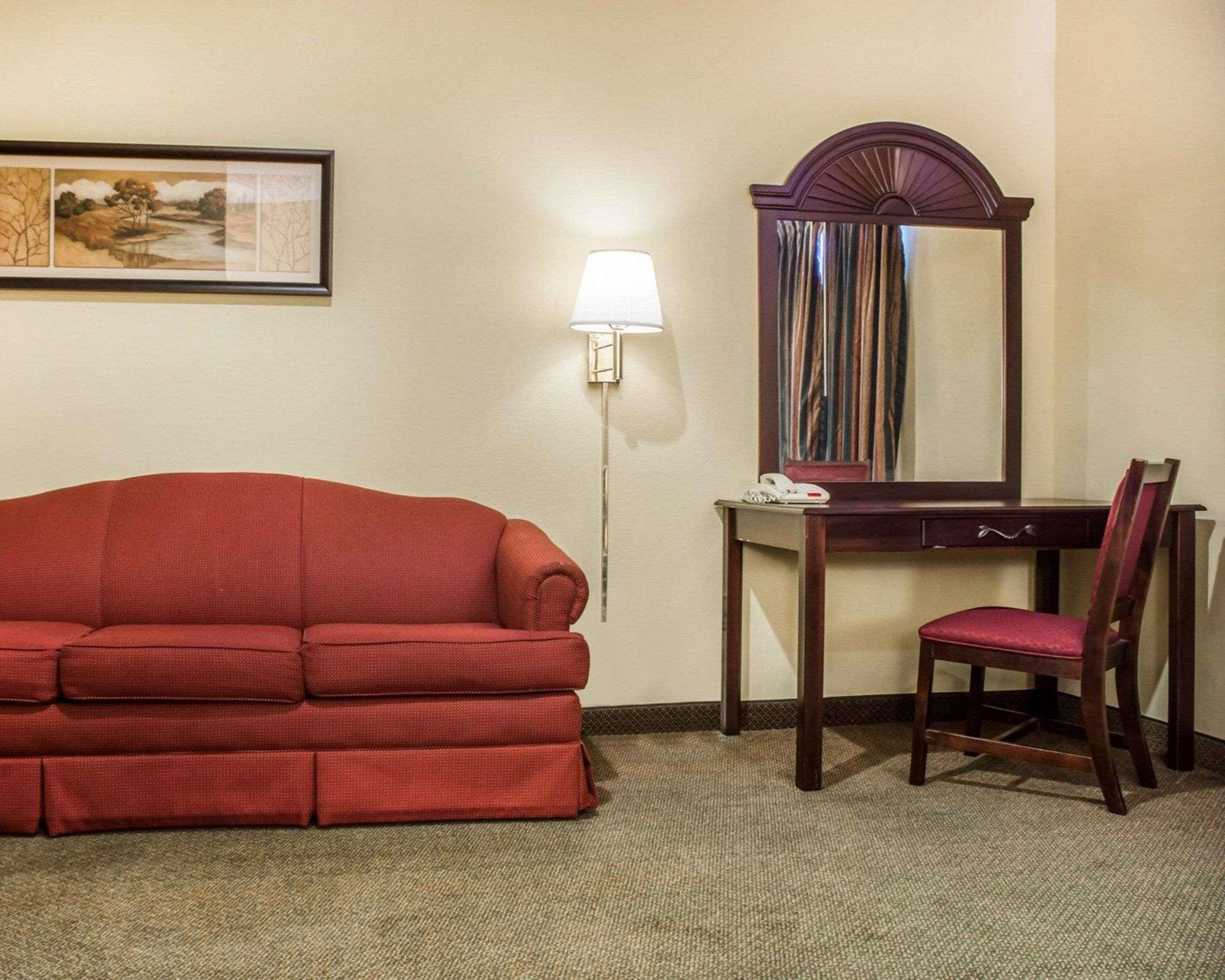 Econo Lodge & Suites Airport North Syracuse Екстериор снимка