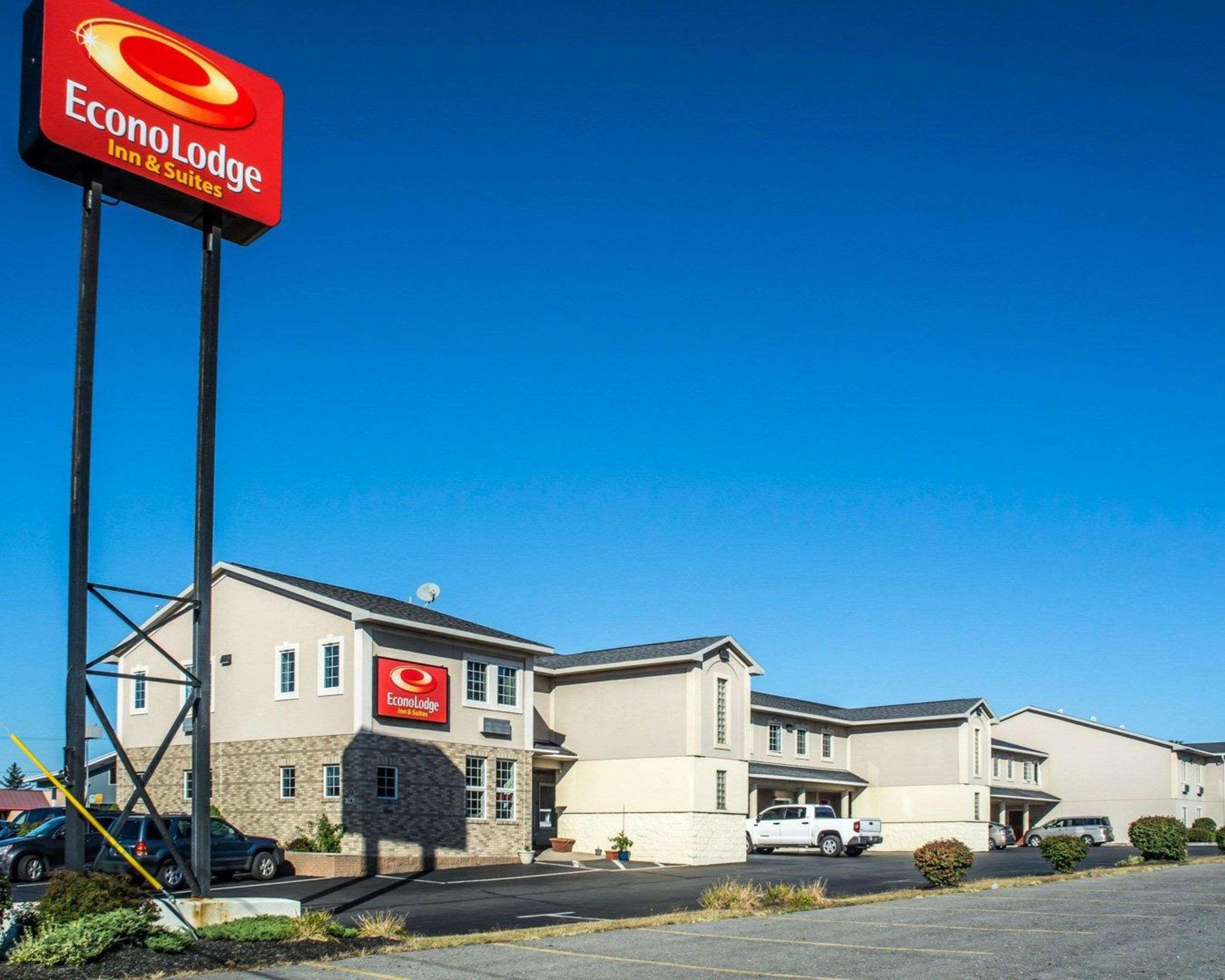 Econo Lodge & Suites Airport North Syracuse Екстериор снимка