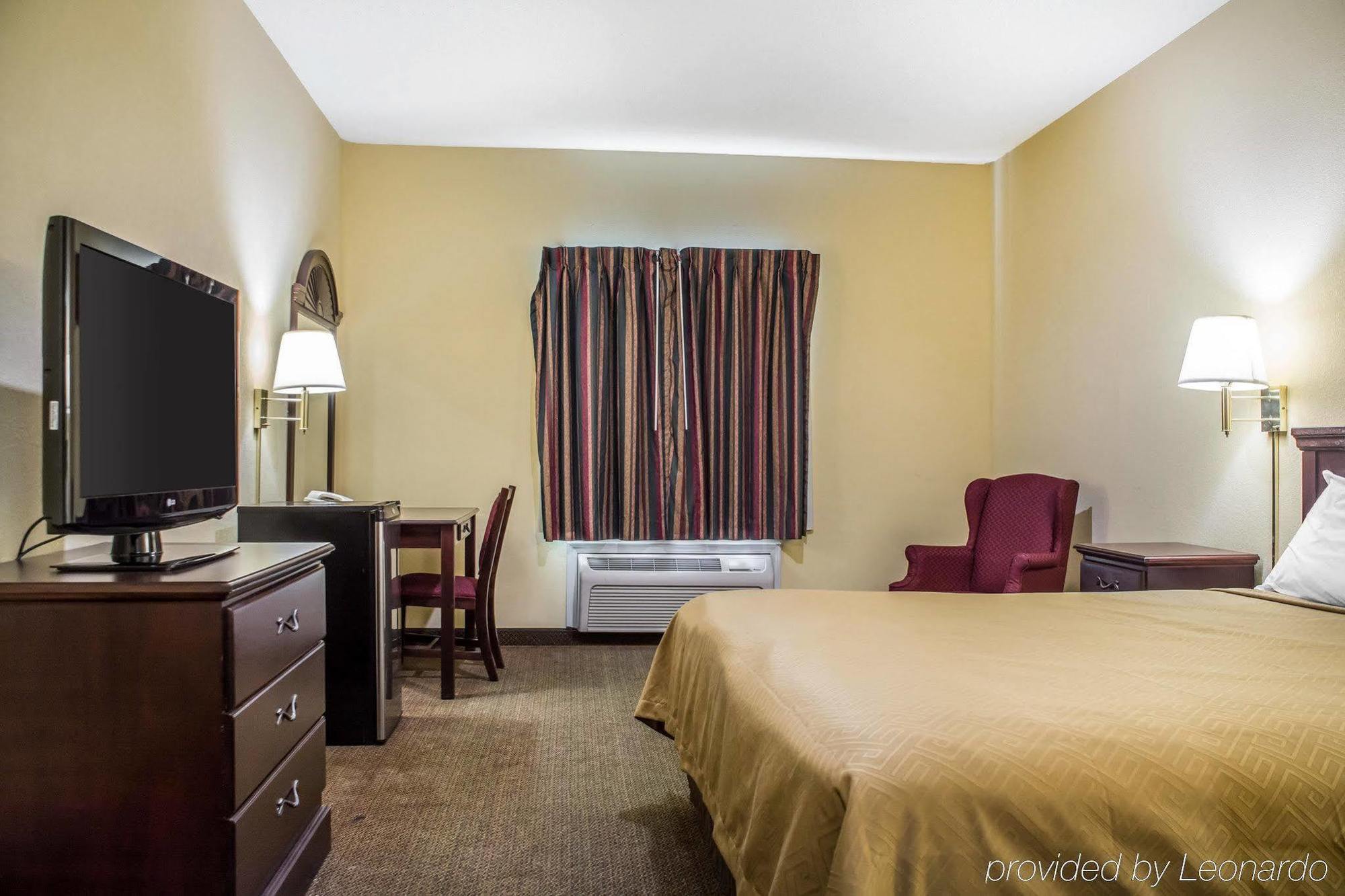 Econo Lodge & Suites Airport North Syracuse Екстериор снимка