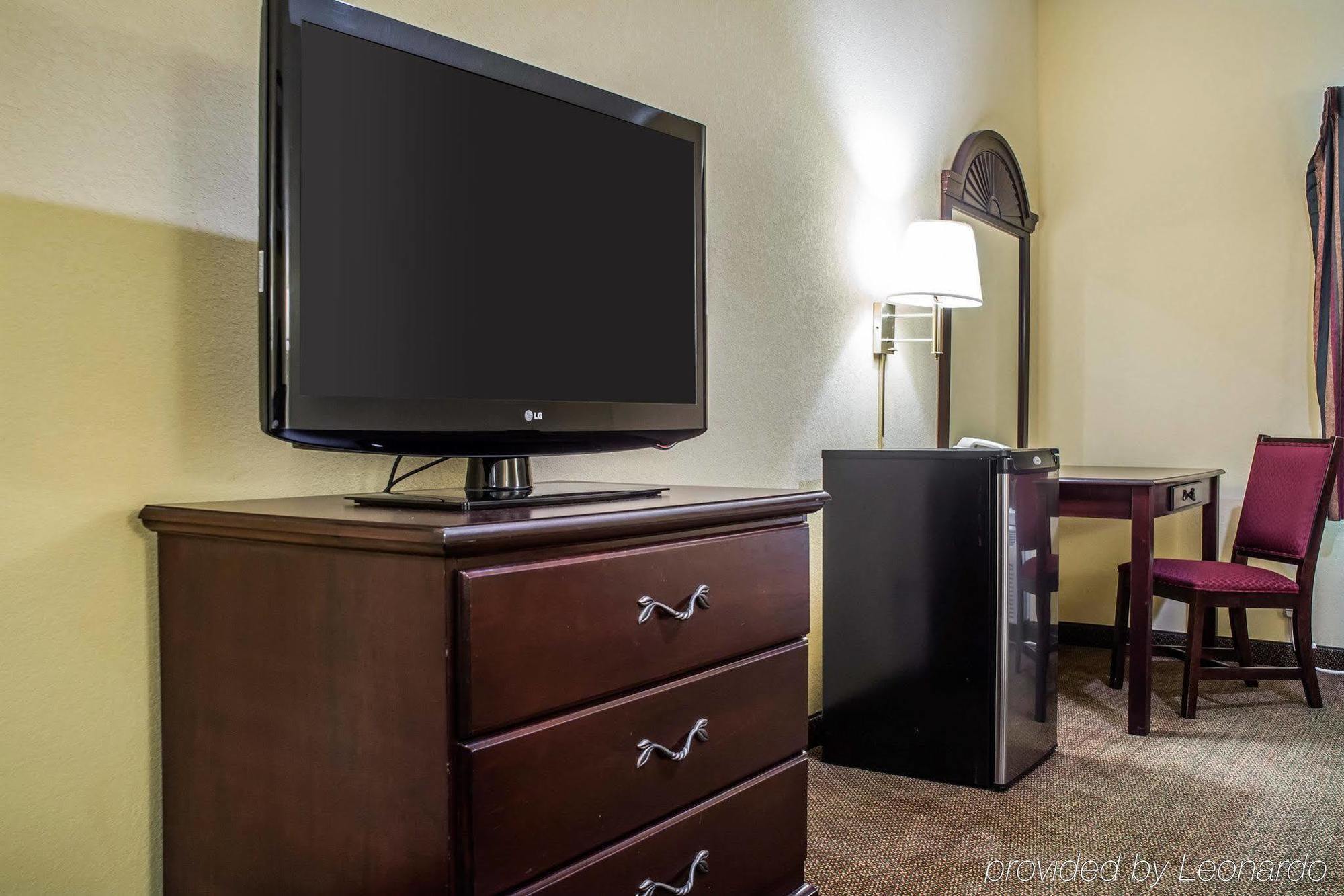 Econo Lodge & Suites Airport North Syracuse Екстериор снимка