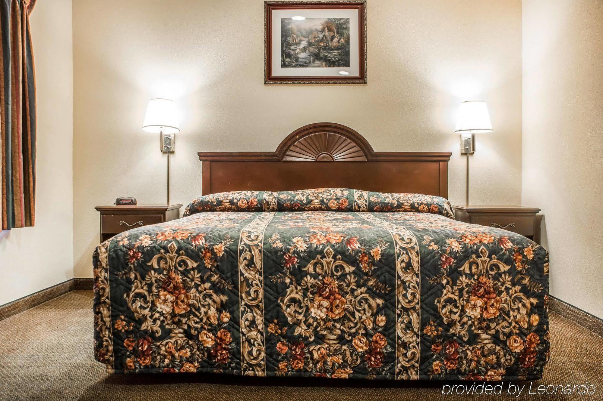 Econo Lodge & Suites Airport North Syracuse Екстериор снимка