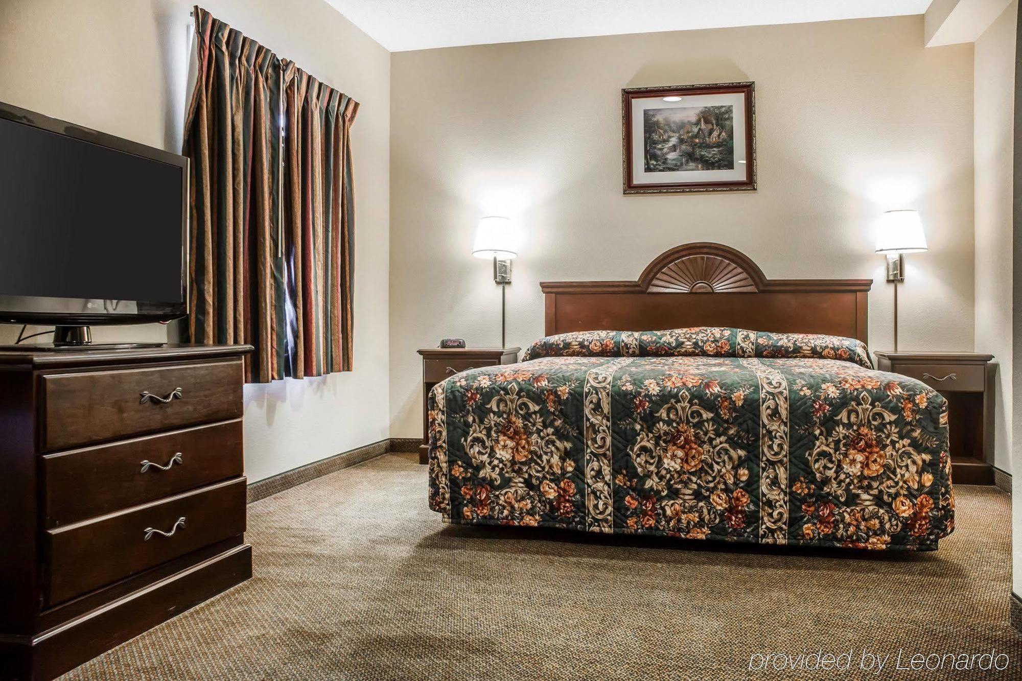 Econo Lodge & Suites Airport North Syracuse Екстериор снимка